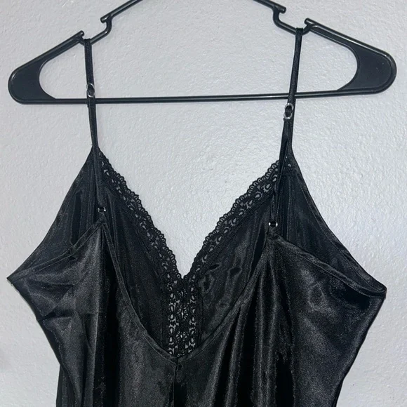Delicates Black Lace Slip - Picture 6 of 9
